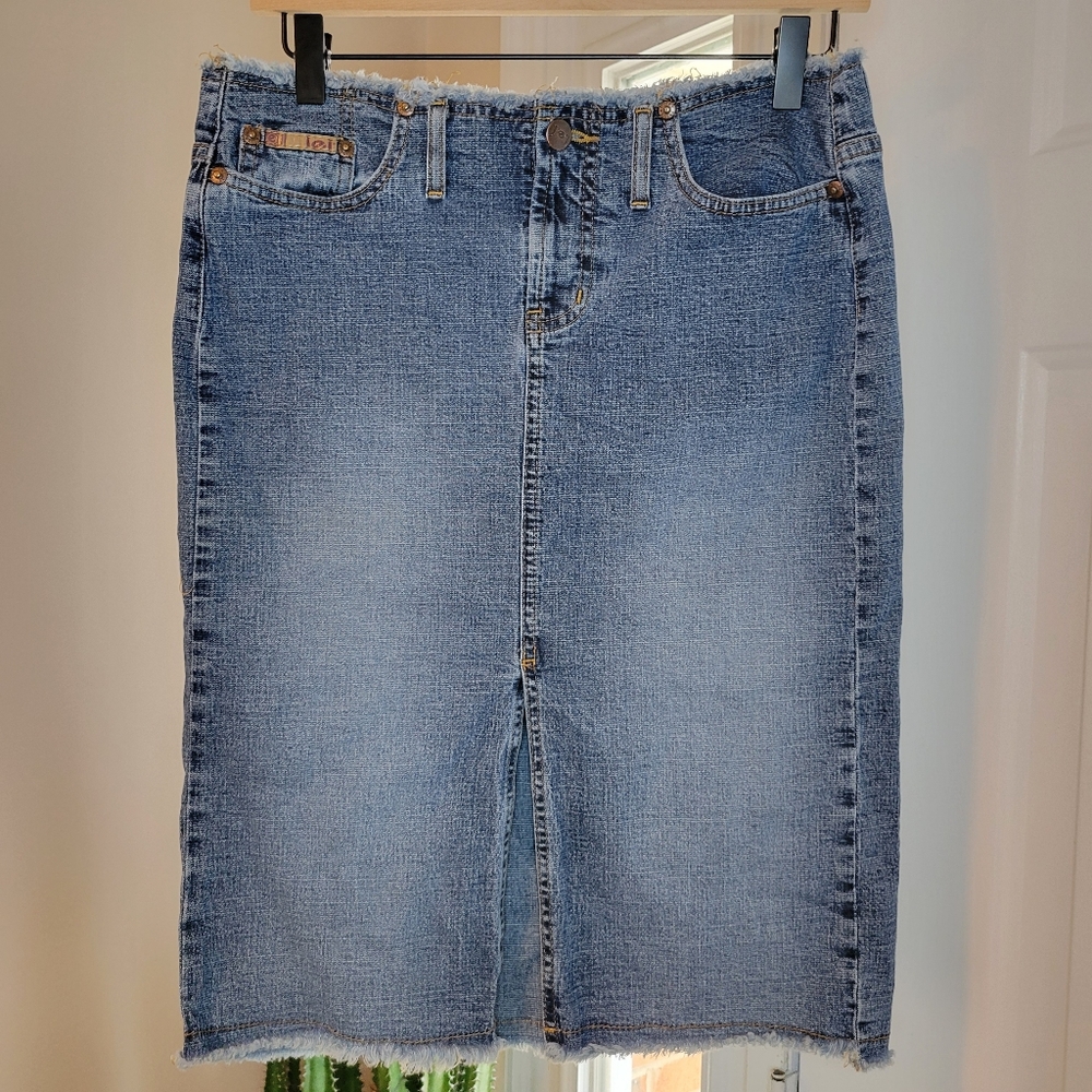 Vintage Y2K 90s‎ Lei Mid Knee Raw Frayed Hem, Size 30in